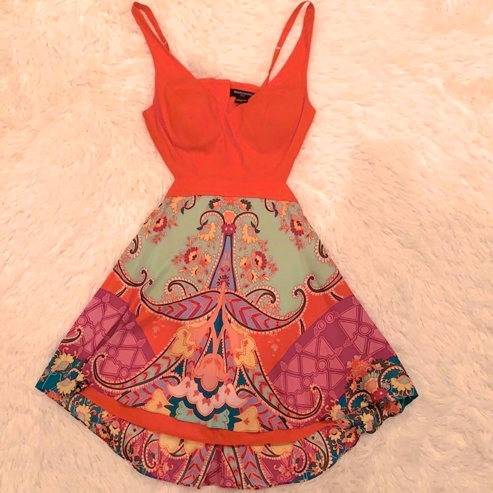 Guess by Marciano: cocktail dress.